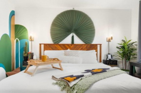 1 BD Private Casita Downtown with Hot Tub
